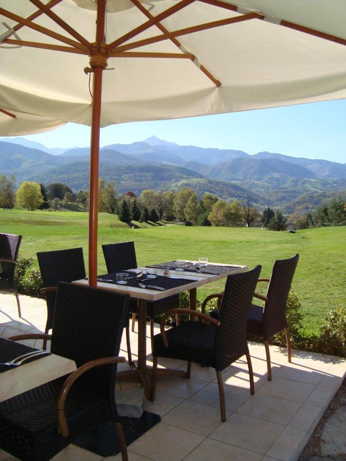Le Domaine Du Golf Country Club De Bigorre Hotel Pouzac Exterior foto