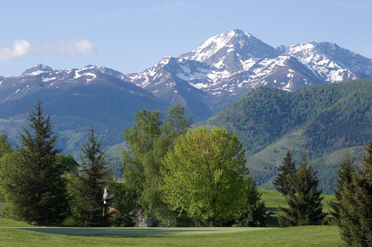 Le Domaine Du Golf Country Club De Bigorre Hotel Pouzac Exterior foto