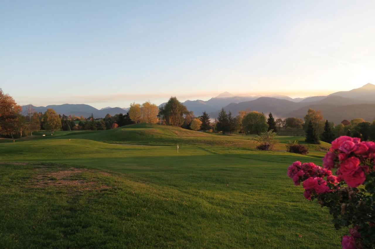 Le Domaine Du Golf Country Club De Bigorre Hotel Pouzac Exterior foto